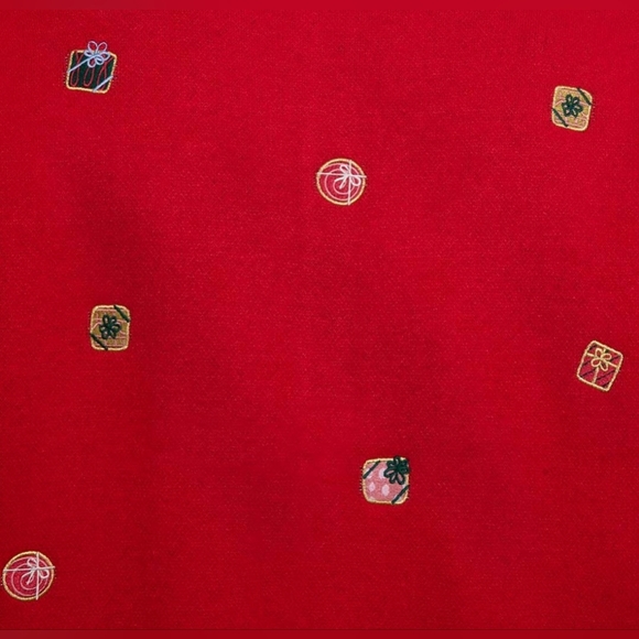 Disney Christmas 2024 Mickey and Minnie Cardigan - Womans - Picture 9 of 9